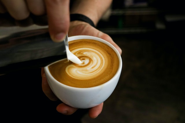  Kawa do kawiarni - czym różni się espresso od kawy przelewowej 