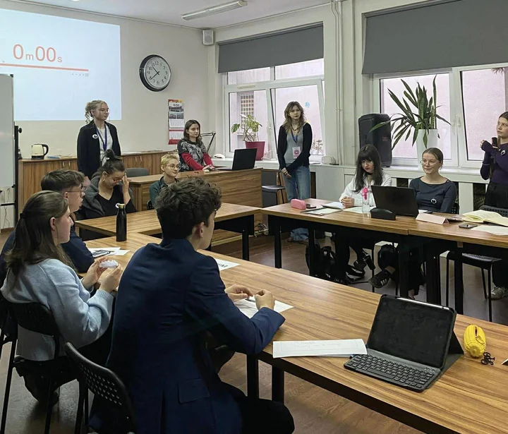 Obraz do artykułu: O transplantologii bez tabu. Licealiści z Baczyńskiego debatowali o edukacji już w podstawówce