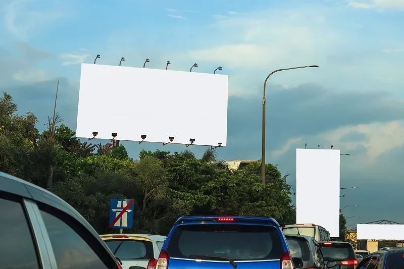 Trendy w reklamie zewnętrznej na przestrzeni ostatnich lat