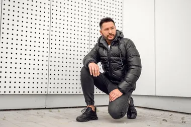 Jakie spodnie męskie wybrać do casualowych stylizacji na jesień?