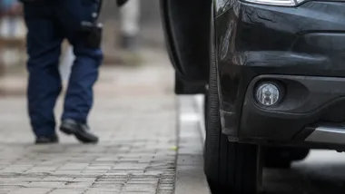Parkowali na trawnikach i chodnikach. Straż Miejska interweniowała w Koninie