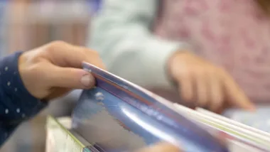 Pierwszoklasiści odkrywają, że biblioteka to coś więcej niż książki