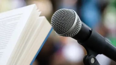 Poezja wyszła na scenę w Koninie. Ruszyła walka o tytuł Recytatora Jesieni