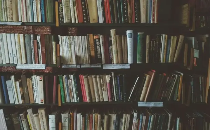 Mikrohistorie ocalone w Koninie — warsztaty archiwalne w bibliotece