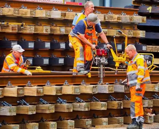 Awaria oświetlenia na Okólnej i Sosnowej - służby lokalizują uszkodzenie kablowe