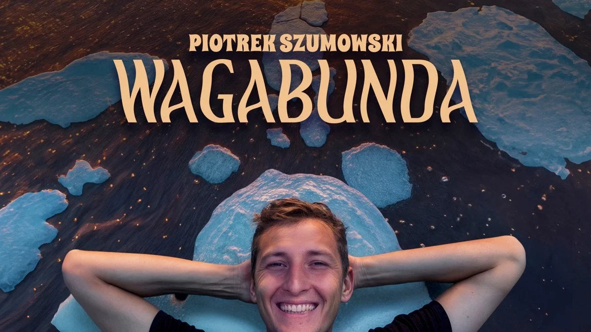Grafika promocyjna wydarzenia Stand-up Piotrka Szumowskiego w Koninie – solowy program "Wagabunda"