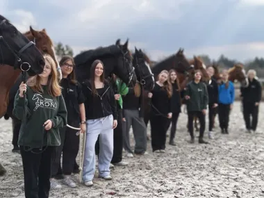Grafika promocyjna wydarzenia Dzień otwarty Technik Hodowca Koni w Piasecznie