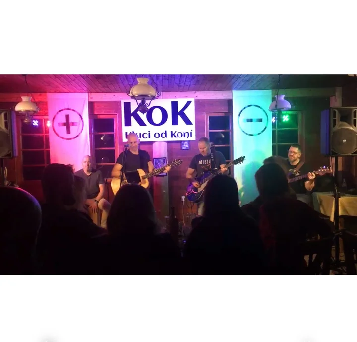 Grafika promocyjna wydarzenia VHS u KONÍ 2025 — znów po roku, jeszcze lepiej