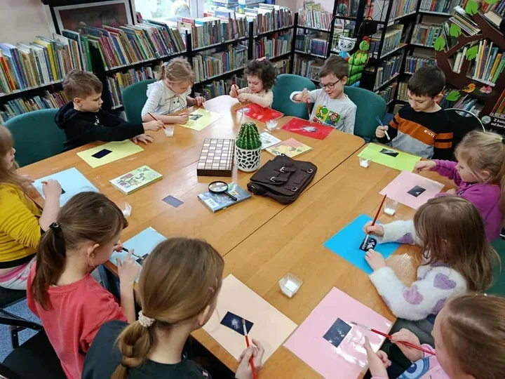 Ferie z Pozytywką - detektywistyczne zagadki i tropy w Filii Chorzeń