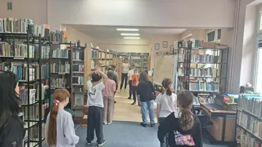 Żonkile w Chorzeniu - biblioteka zamieniła historię w ważną rozmowę