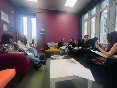 W bibliotecznych parach - młodzież z Konina poleca swoje ulubione książki