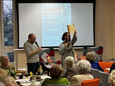 Kawiarenka, śpiewniki i Maryla - Dzień Kobiet w bibliotece Konin