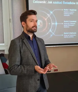 W Koninie młodzi uczą się nagrywać pamięć, zanim zniknie