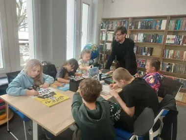 Dzieci w Koninie przejęły książki - tak powstały nowe okładki z wyobraźni