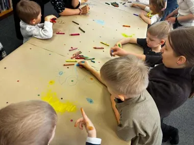 Maluch w Bibliotece - jak zabawa w bibliotece buduje bliskie relacje
