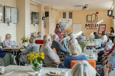 W bibliotece seniorzy zamienili wspomnienia w cyfrową opowieść
