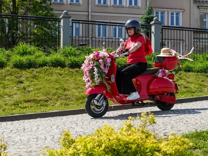 Kwiaty, biznes i rodzinny ruch nad Wartą. Festyn przyciągnął tłumy