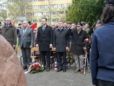 Konin oddał hołd ofiarom Katynia tam, gdzie pamięć ma własny skwer