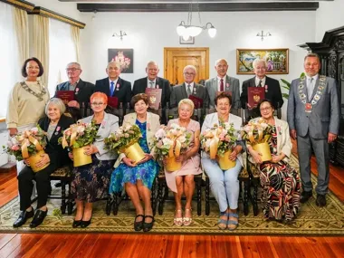 Sześć par odebrało w Koninie medale za pół wieku małżeństwa