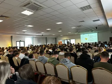 Uczniowie z Konina usłyszeli o zielonej zmianie, która ma dotknąć także szkoły