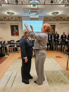 Monika Kosińska pokieruje Radą Miasta Konina. Wygrała głosowanie 12:10