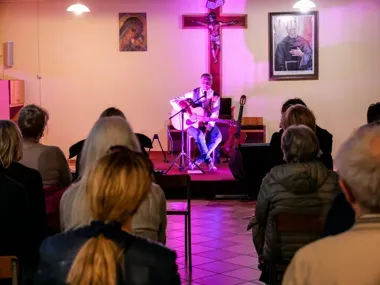 Łagodny „Telegram” zabrzmiał w kościele św. Wojciecha. Publiczność słuchała uważnie
