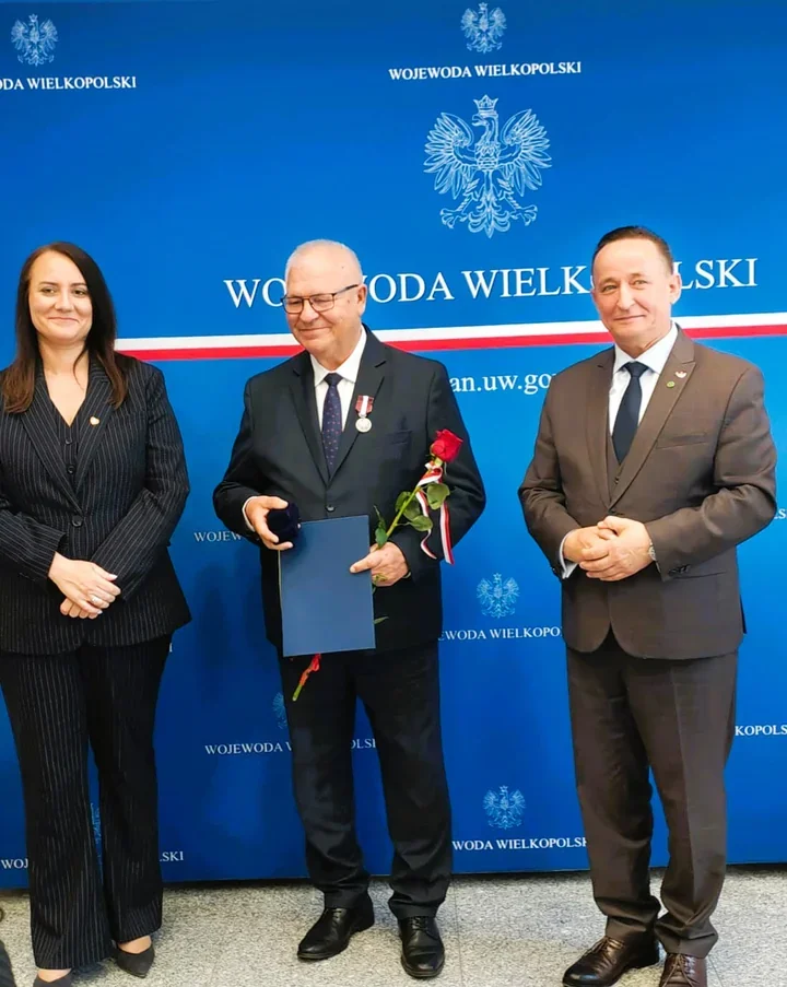 Koniński wicestarosta wyróżniony za lata pracy dla samorządu